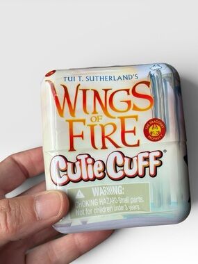 Wings of Fire Cutie Cuff NEW SEALED Sutherland Dragon Bracelet Collectable